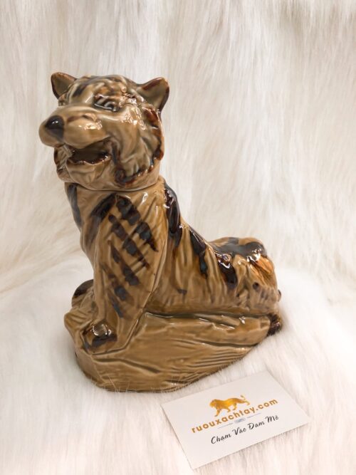 Suntory Royal 12yo - Year of the Tiger Decanter 1998 (2)