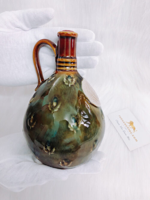 Mackinlay's Very Old Scotch Whisky Royal Doulton Stoneware Jug (1)
