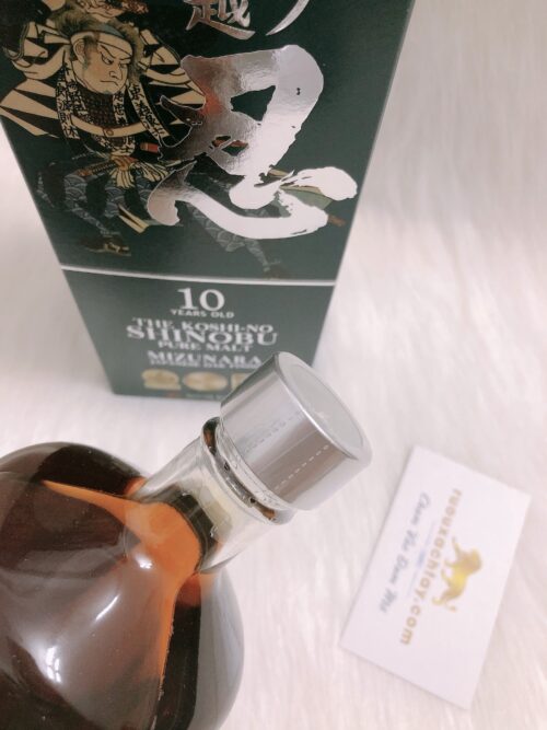 Shinobu Pure Malt Whisky 10yo - Mizunara Oak (3)