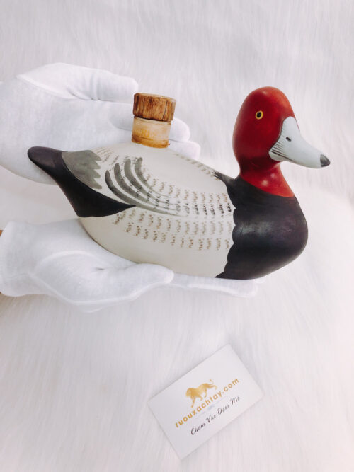 Suntory Crest Redhead Duck Decanter (1)