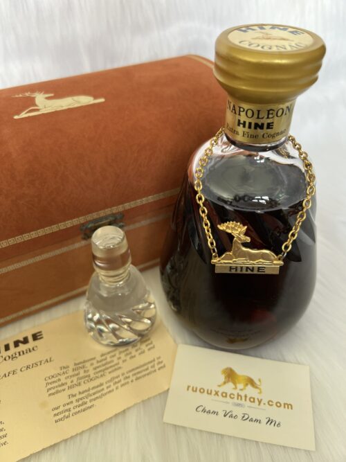 Hine Napoleon Extra Fine Cognac Crystal Decanter 7 Hine Napoleon Extra Fine Cognac Crystal Decanter (5)