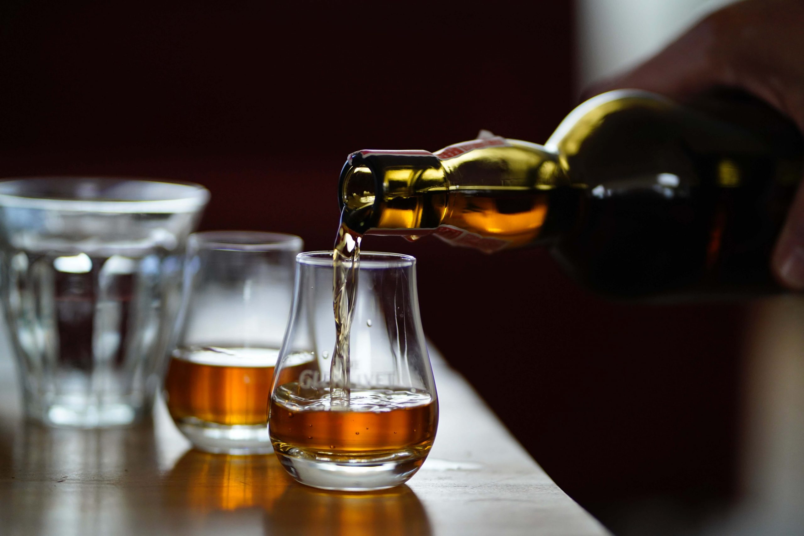 Tìm hiểu Giá rượu Whisky Việt Nam và giá trị 3 giá rượu Whisky Việt Nam