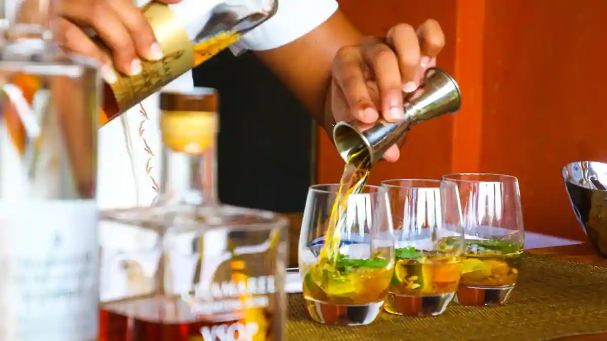 Cách làm rượu Rum tại nhà: Hướng dẫn và bước sóng để tạo ra rượu Rum thủ công 4 cách làm rượu Rum tại nhà