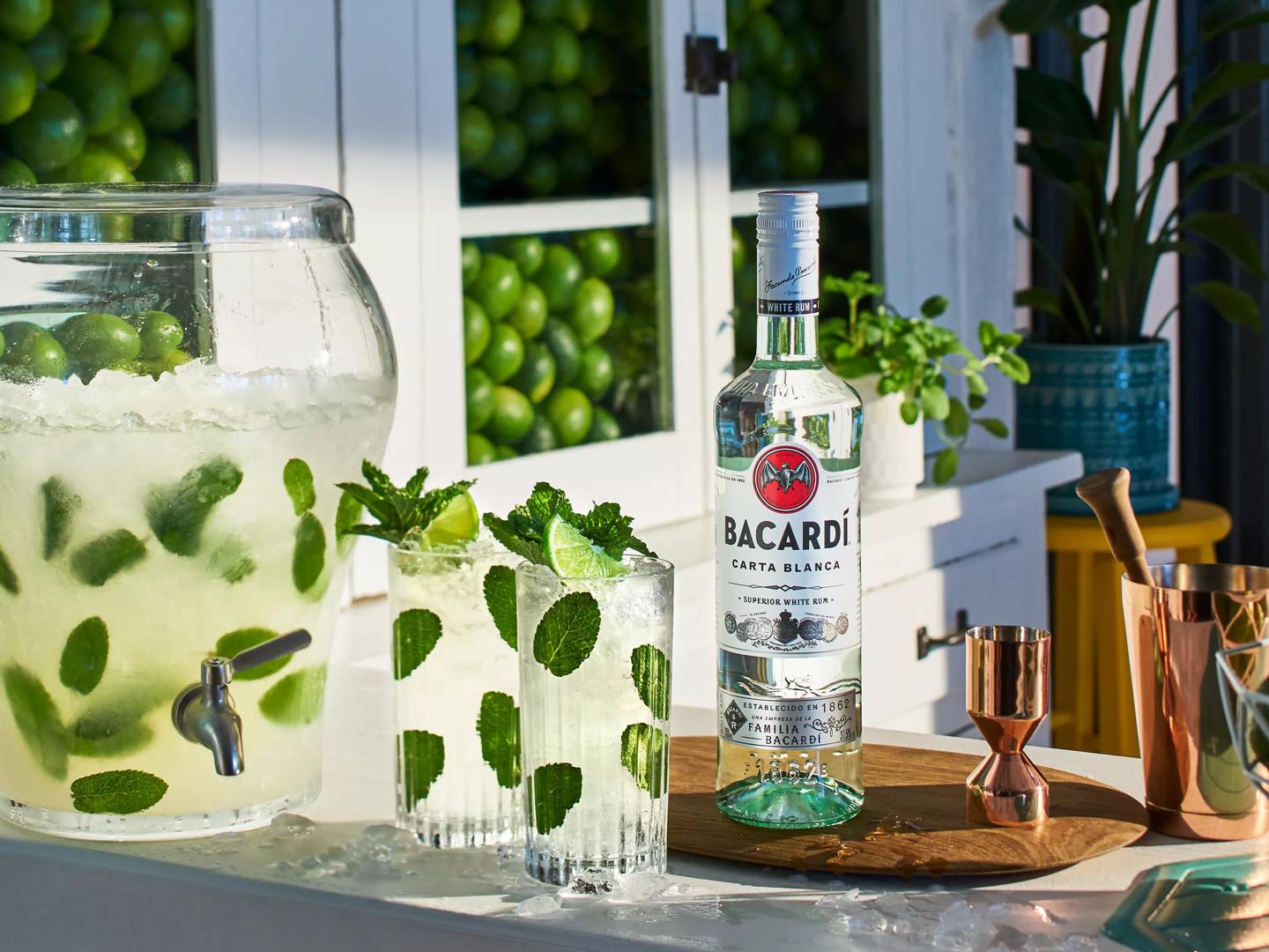 Rượu Rum pha Mojito: Công thức pha một ly Mojito hấp dẫn 2 rượu Rum pha Mojito