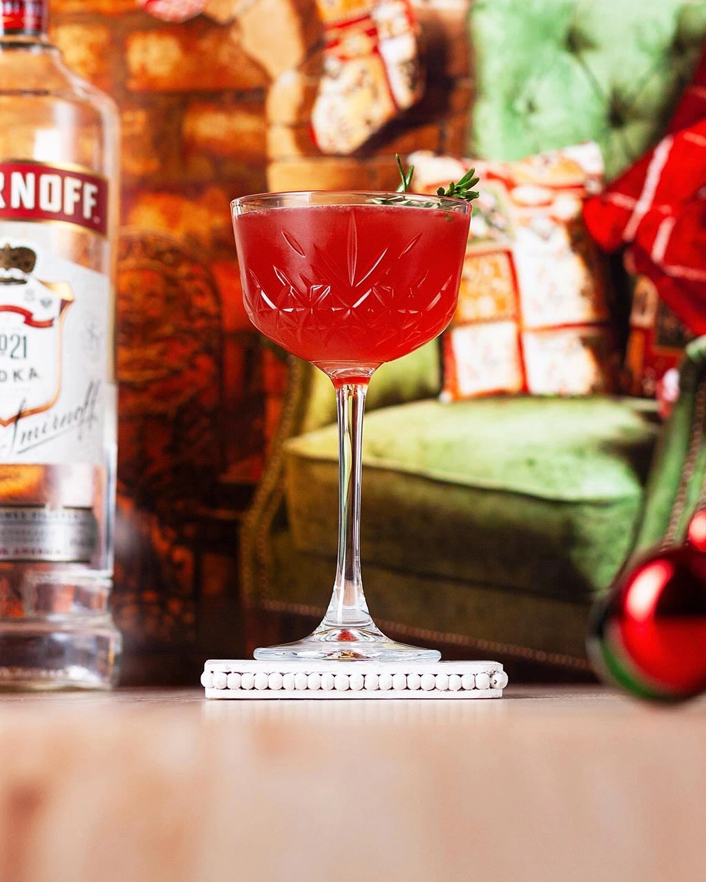 Ly uống rượu Vodka: Kỹ thuật và phong cách thưởng thức đích thực 4 ly uống rượu Vodka