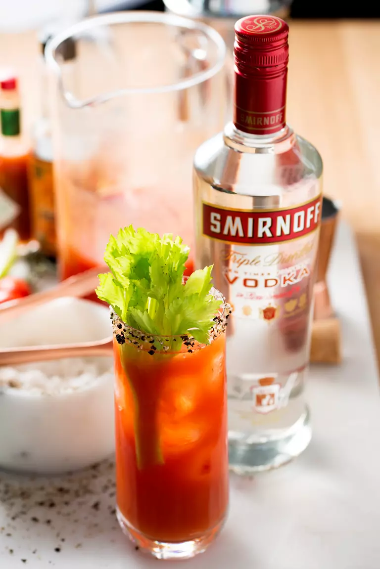 Rượu Vodka pha chế: Khám phá cách sáng tạo cocktail 2 rượu vodka pha chế