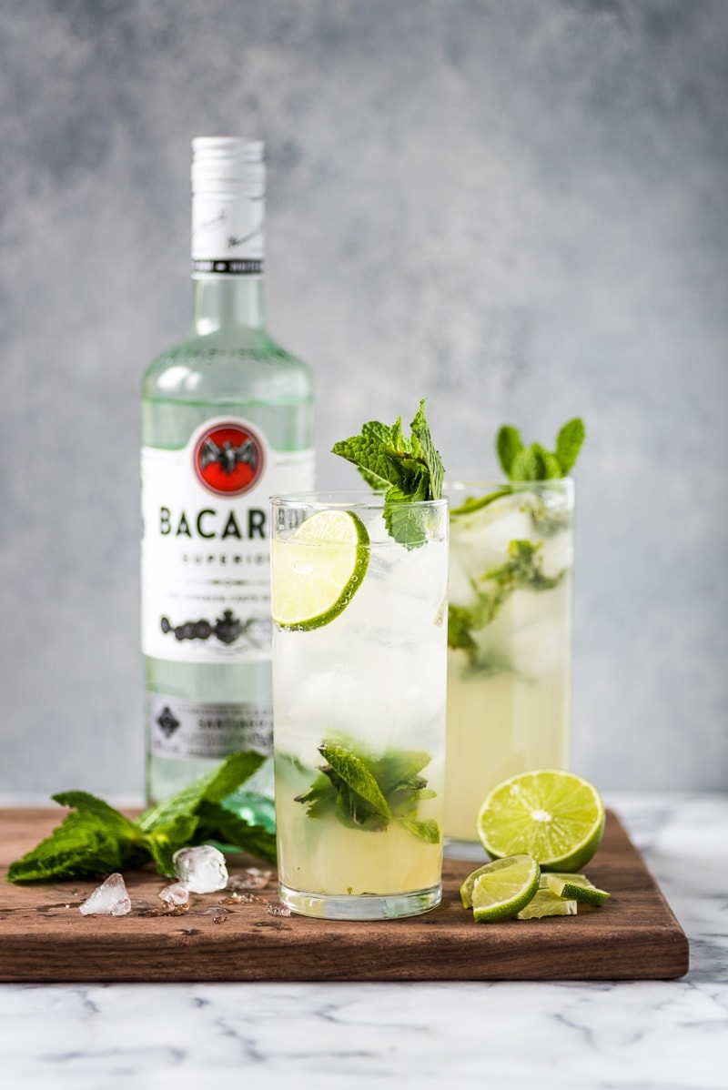 rượu Rum pha Mojito