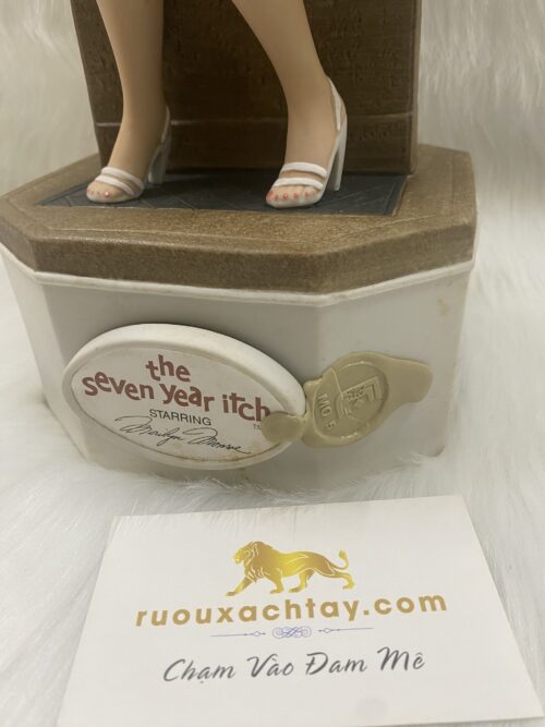 Fascinate Forever 6 Year Old Kentucky Straight Bourbon – Marilyn Monroe Decanter Ver2 (5)