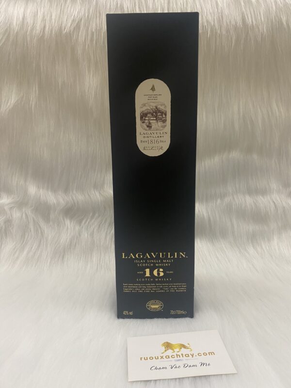 Lagavulin 16 - Islay Single Malt Scotch Whisky (3)