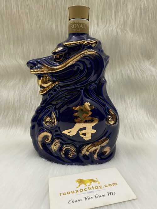 Suntory Royal 12yo Decanter Year of the Dragon (1)