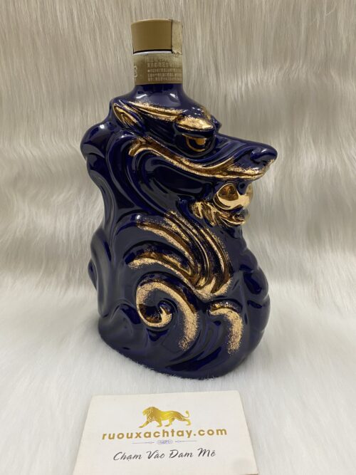 Suntory Royal 12yo Decanter Year of the Dragon (3)
