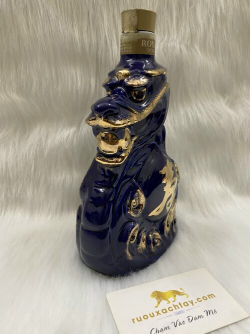 Suntory Royal 12yo Decanter Year of the Dragon 2012 7 Suntory Royal 12yo Decanter Year of the Dragon (4)