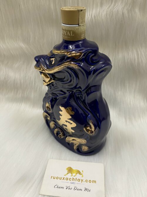 Suntory Royal 12yo Decanter Year of the Dragon 2012 8 Suntory Royal 12yo Decanter Year of the Dragon (5)