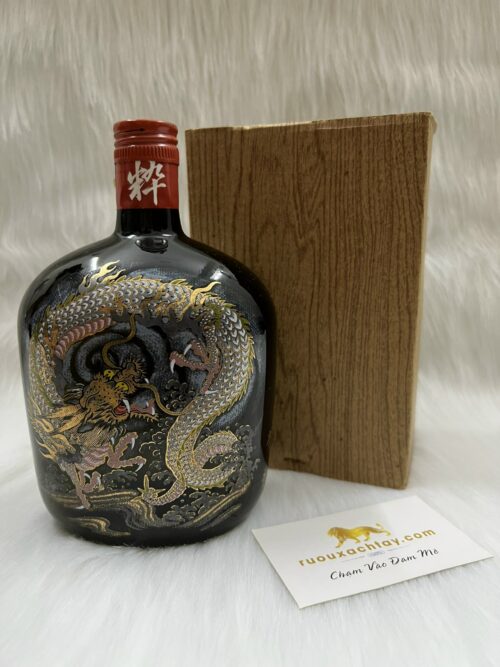 Suntory Old Whisky Special Design Dragon (2)