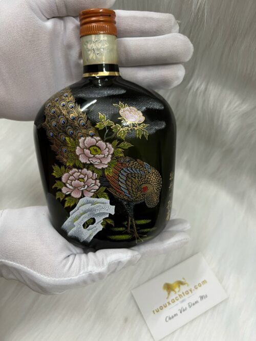 Suntory Old Whisky Special Design Peony & Peacock (1)