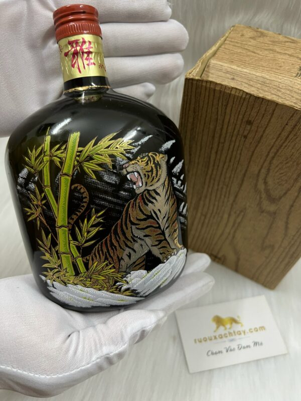 Suntory Old Whisky Special Design Tiger 1 (1)