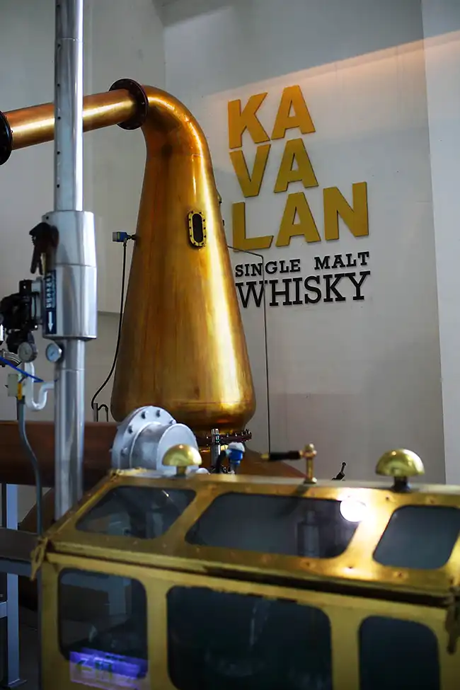 5 Đồ Uống Có Cồn Nổi Tiếng Ở Đài Loan Khiến Bạn Phê Pha 3 Nhà máy rượu whisky Kavalan của Đài Loan