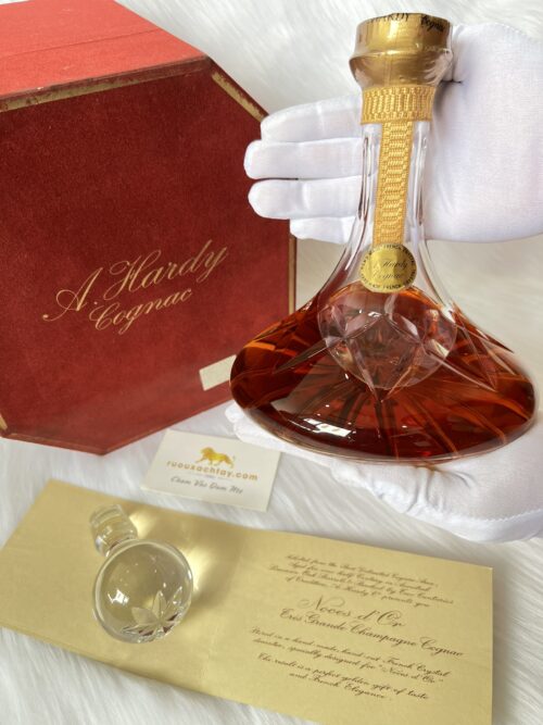 A Hardy Noces d'Or Captain's Decanter (1)