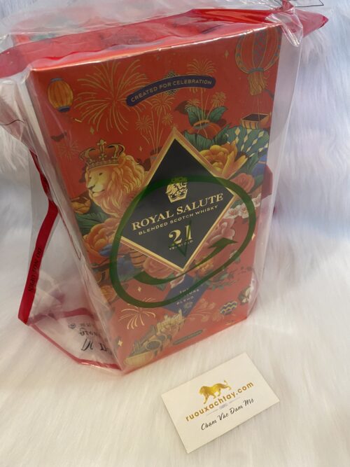 Chivas Royal Salute 21 Năm Special Edition (1)