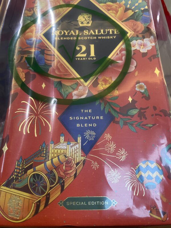 Chivas Royal Salute 21 Nam Special Edition 3