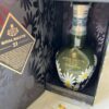Rượu Chivas 21 năm Hoa Cúc - Richard Quinn (1)