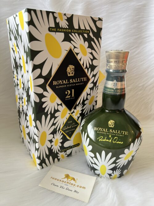 Rượu Chivas 21 năm Hoa Cúc - Richard Quinn (2)