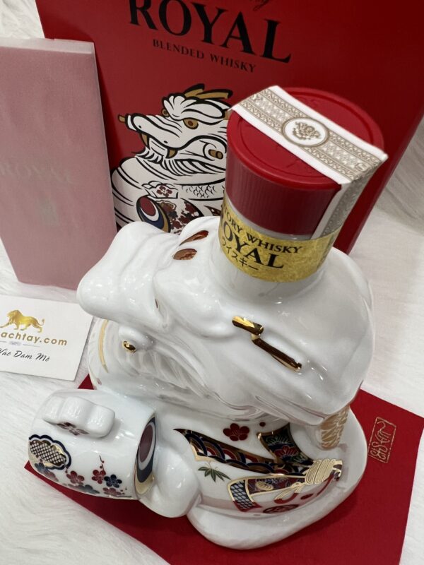 Suntory Royal Whisky Limited Edition 2024 – Dragon (4)