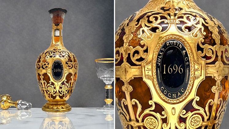 Kỳ Tích Mới: Cognac Jules Robin 1696 (328 Năm Tuổi) 3 Cận cảnh chai rượu cognac 328 năm tuổi