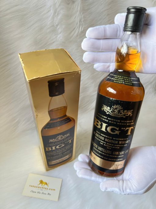 Blended Scotch Whisky Big T 1970s (1)