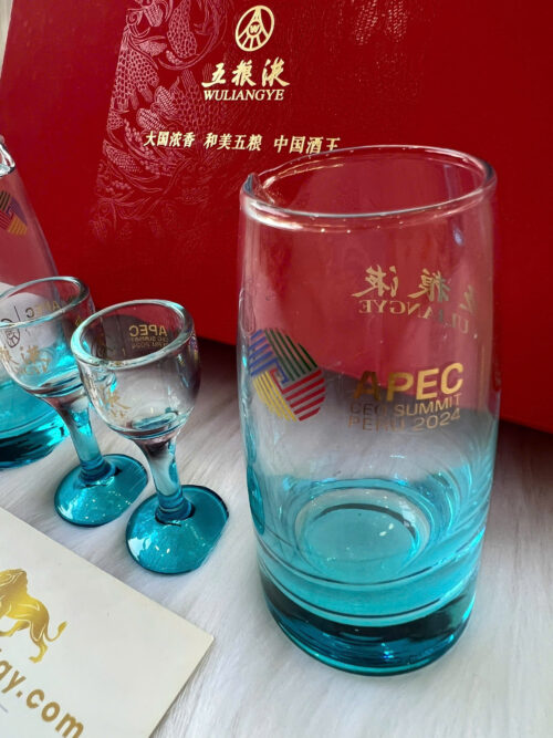Bộ Ly Uống Rượu Ngũ Lương Dịch APEC 2024 9 Bộ Ly Uống Rượu Ngũ Lương Dịch (2)