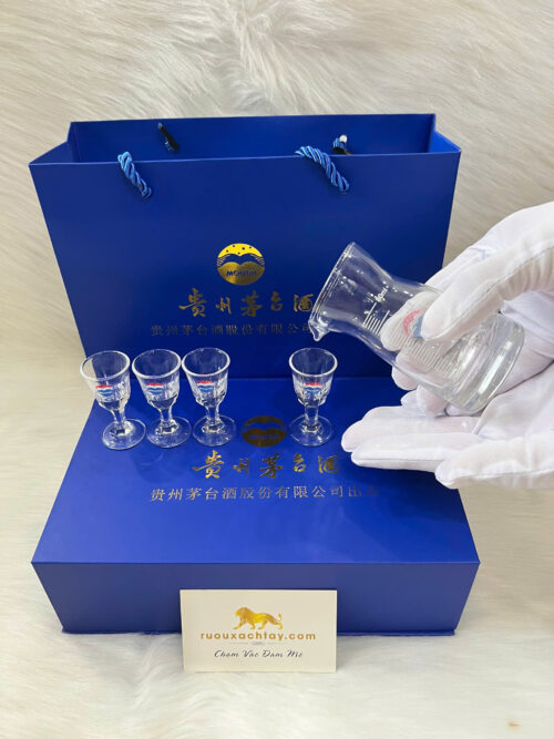 Bộ Ly Và Bình Chiết Để Uống Rượu Mao Đài (1)