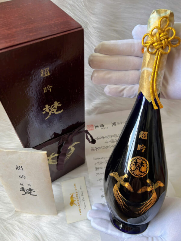 Born Chogin Junmai Daiginjo (1)