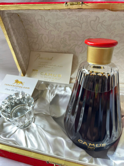 Cognac Camus La Grande Marque Baccarat Crystal Decanter (2)