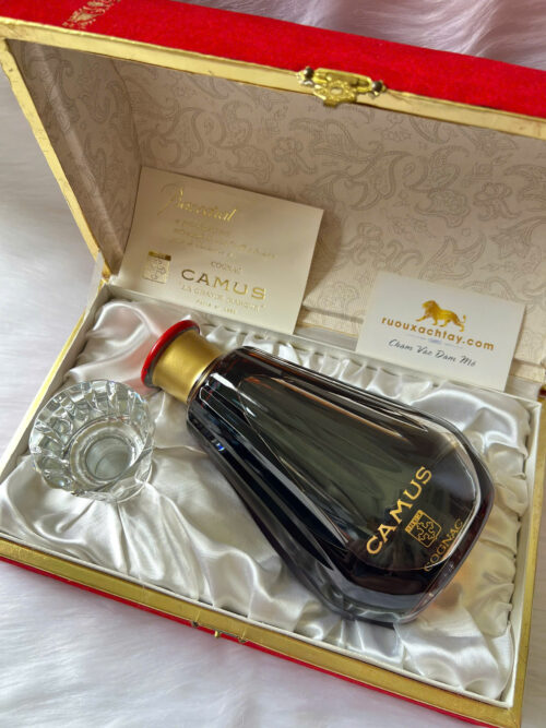 Cognac Camus La Grande Marque Baccarat Crystal Decanter (3)