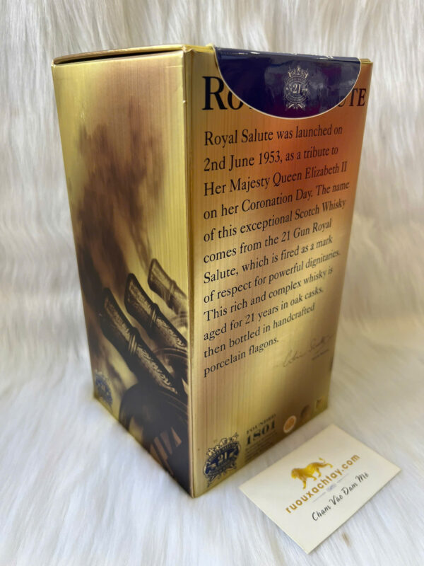 Quà Tặng Rượu Chivas Royal Salute 21 Năm (5)