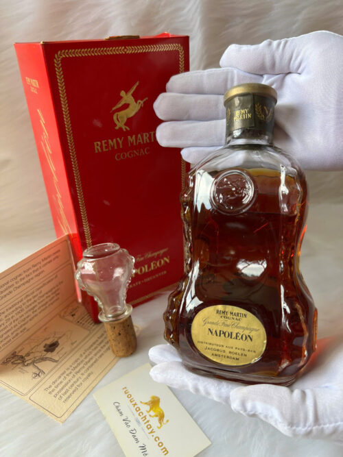 Remy Martin Grande Fine Champagne Florentine Decanter (1)