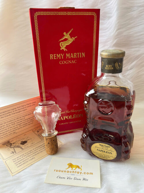 Remy Martin Grande Fine Champagne Florentine Decanter (2)