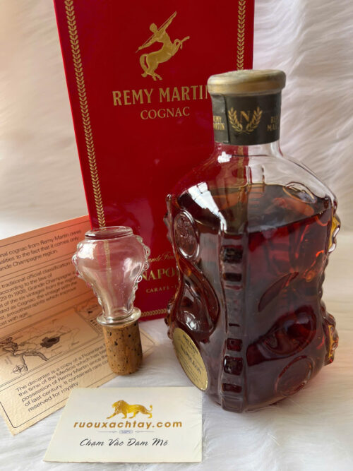 Remy Martin Grande Fine Champagne Florentine Decanter (4)