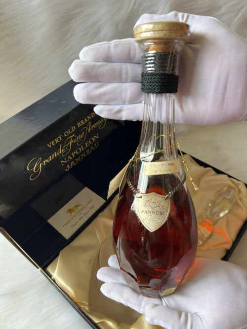 Rượu Armagnac Janneau Tres Vieille Reserve Crystal Decanter (1)