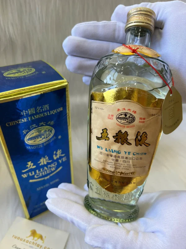 Ngũ Lương Dịch Củ Cải Tem Vàng (1)