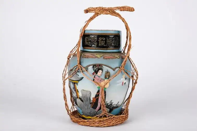 Bộ Sưu Tập Đặc Biệt Rượu Thiệu Hưng Hoa Điêu Huadiao Nổi Tiếng 35 Rượu Thiệu Hưng Huadiao do Nhà máy rượu Dongfeng thuộc sở hữu nhà nước sản xuất năm 1995