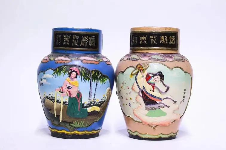 Bộ Sưu Tập Đặc Biệt Rượu Thiệu Hưng Hoa Điêu Huadiao Nổi Tiếng 19 Rượu Thiệu Hưng Huadiao được sản xuất bởi Rượu Dongfeng thuộc sở hữu nhà nước vào những năm 1980 và 1990