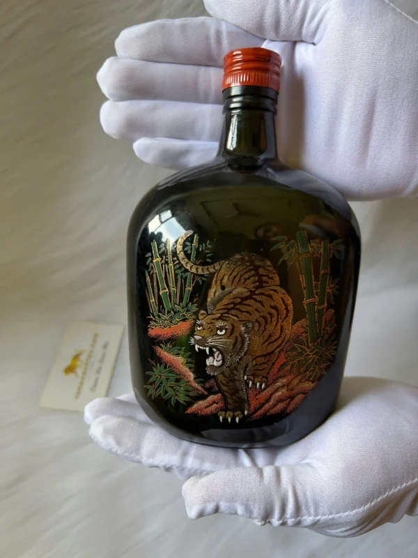 Suntory Old Whisky Special Design Tiger 3 (1)