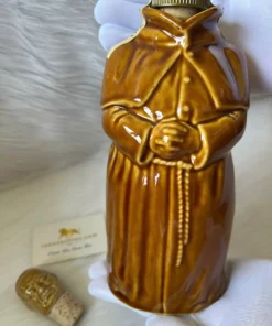 Abbots Choice Figurine Bottled 1970s 75cl (1)