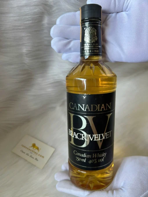 Black Velvet Canadian Whiskey 1979 (1)