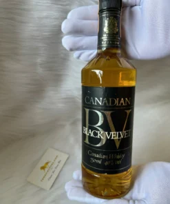 Black Velvet Canadian Whiskey 1982 (1)