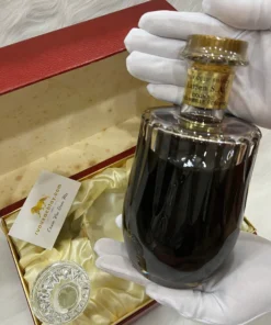 Cognac Larsen Tres Vieille Reserve Baccarat Decanter (1)