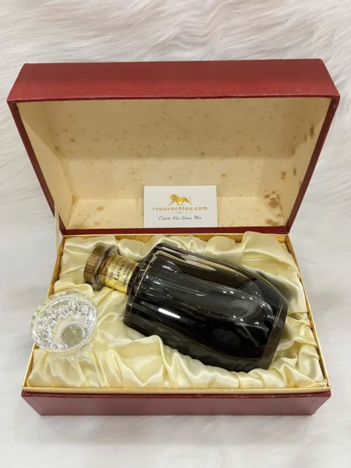 Cognac Larsen Tres Vieille Reserve Baccarat Decanter (2)