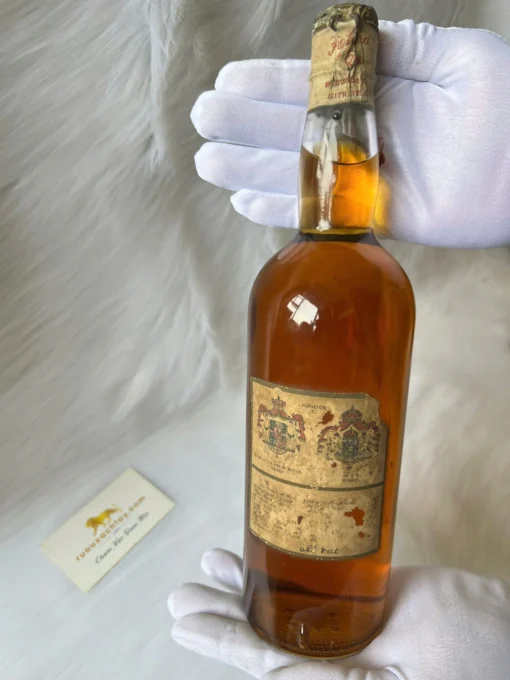 Highland Queen Scotch Whisky 1950s (1)