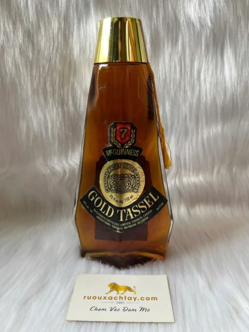 McGuinness Gold Tassel Blended Canadian Whisky 1976 (2)